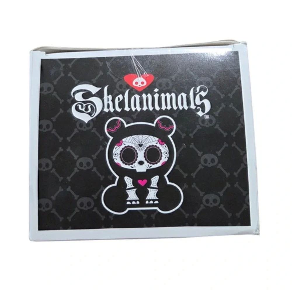 2025 Hasbro Skelanimals Day Of The Dead Chungkee Panda Series 1 Vinyl Figure